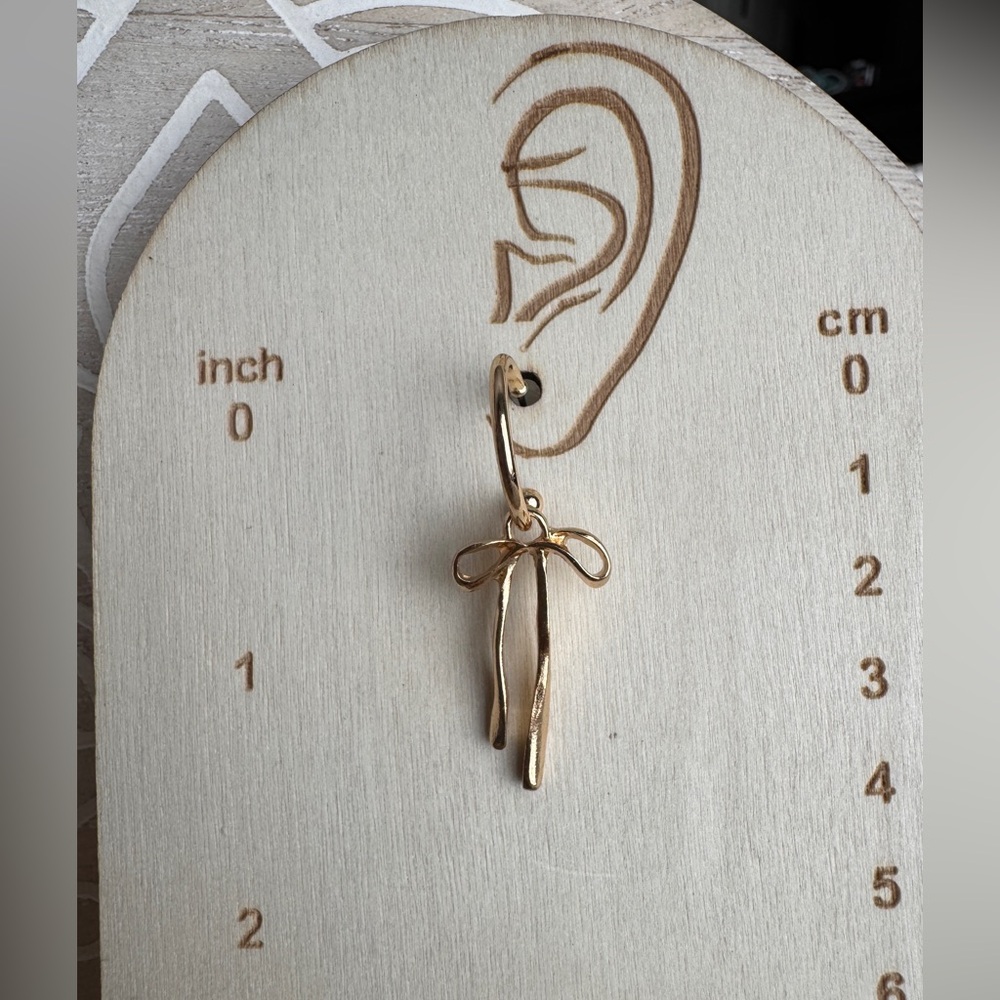Coquette Bow Drop Earrings - Picture 3 of 3